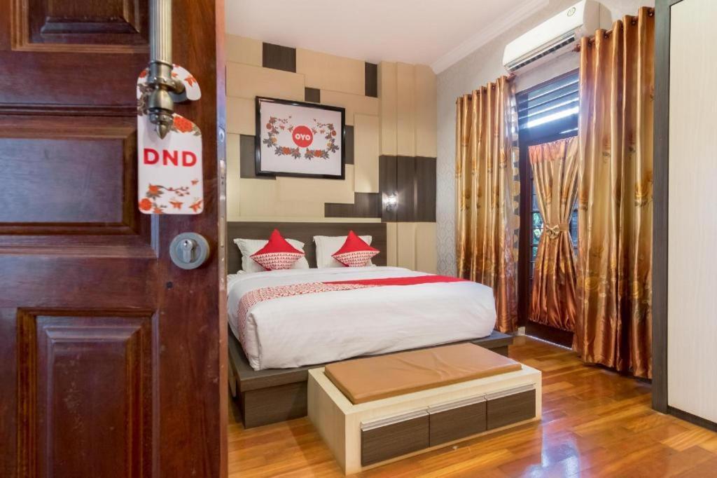 Oyo 619 Naufal Guest House Syariah Medan Exteriér fotografie